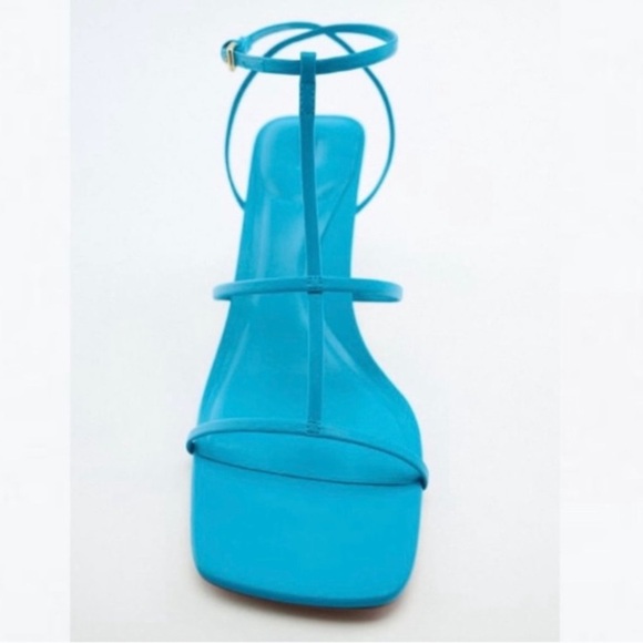 NWT. Zara Blue Strappy Mid-Height Heeled Sandals. Size 9. - Picture 3 of 5